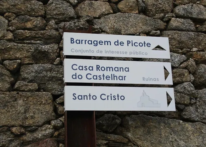 Casa De L Bárrio Casa di campagna *